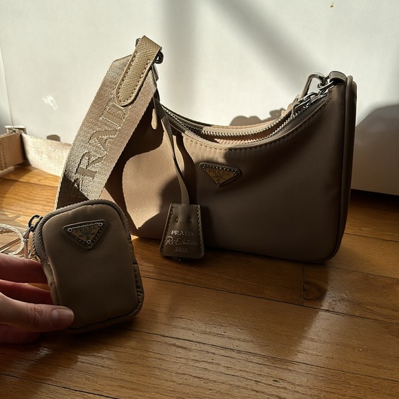 Prada Re-Edition Bag (2005) - Picture 7 of 8